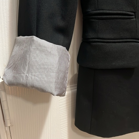 Express Black Blazer Size 4 - Picture 4 of 9